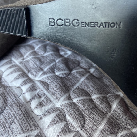 BCBGeneration Suede Gray Boot Wedges - Picture 3 of 4